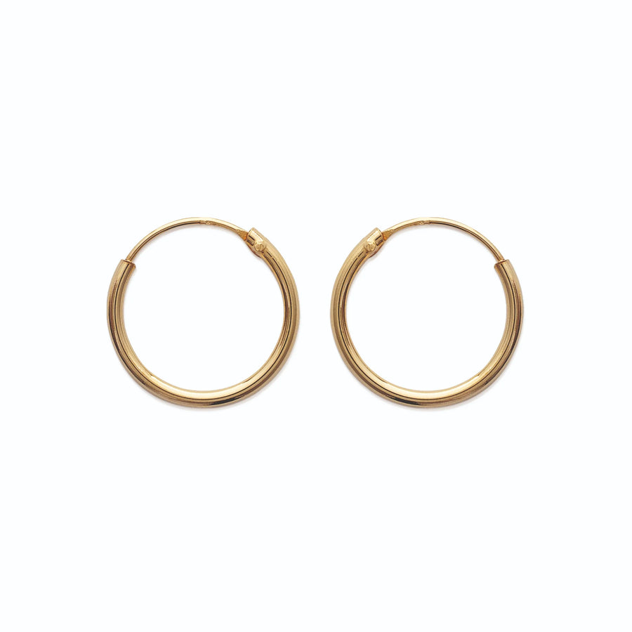 Boucles d’oreilles créoles fil fin 16 mm en plaqué or, vue de face