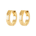 Boucles d’oreilles créoles gravées en chevrons en plaqué or