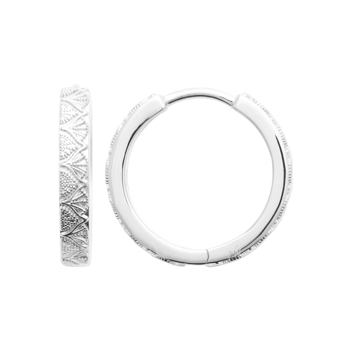 Boucles d’oreilles créoles gravées de triangles en argent 925 rhodié