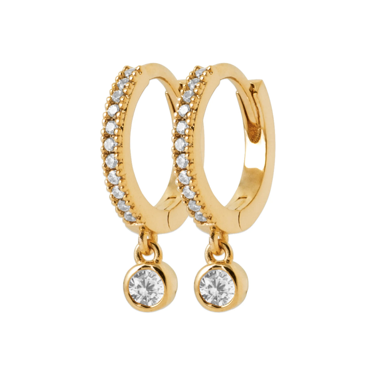 Boucles d’oreilles créoles pavées de zircons et pampille mobile en plaqué or