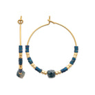 Boucles d’oreilles créoles et perles d’iolite en acier PVD doré