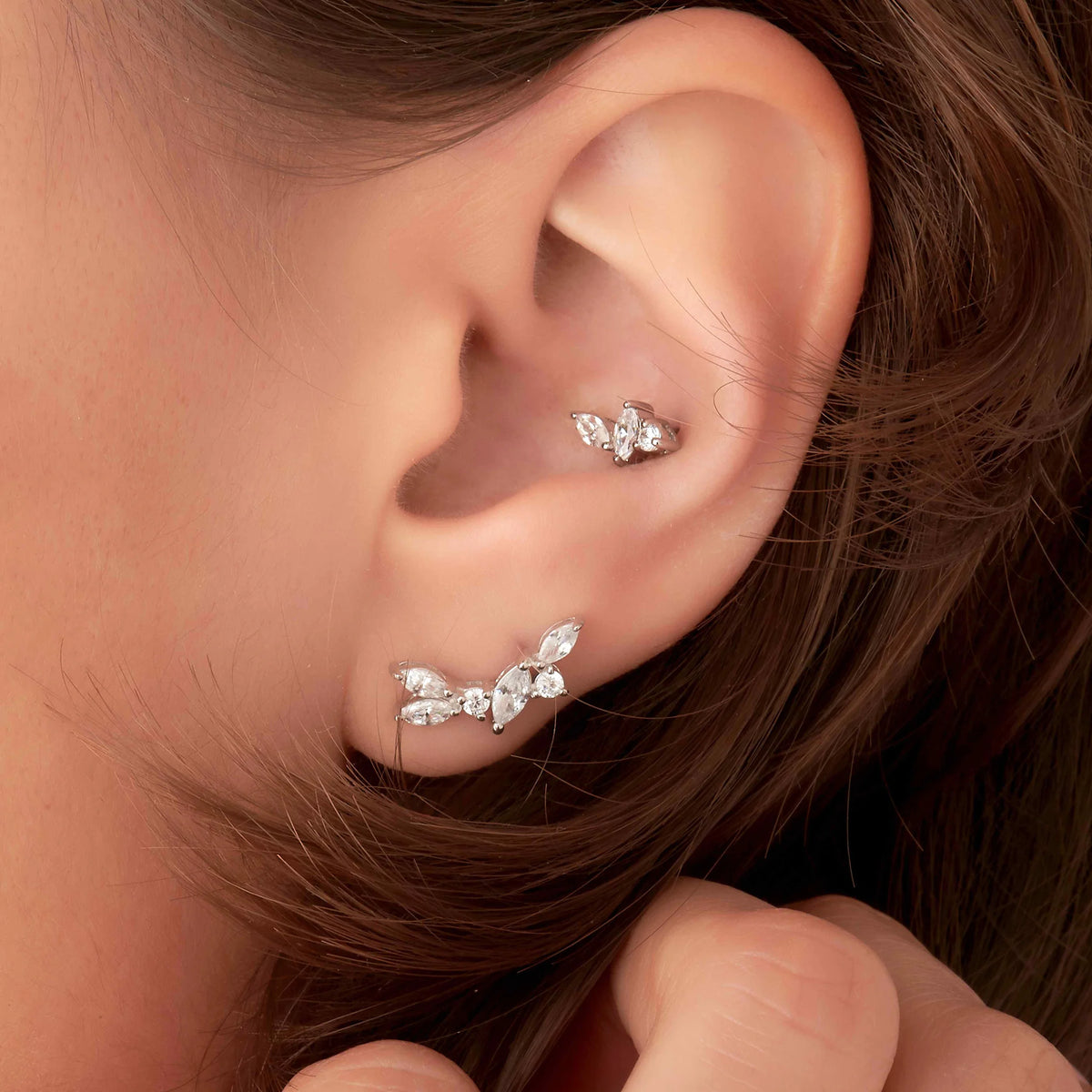 Boucles d’oreilles grimpantes asymétriques en argent 925 et zircons