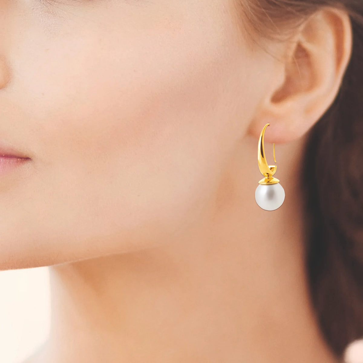 Boucles d’oreilles pendantes fil effilé et grosse perle d’imitation en acier PVD doré