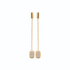 Boucles d’oreilles pendantes longues chaînes et plaque pavée de zircons en plaqué or