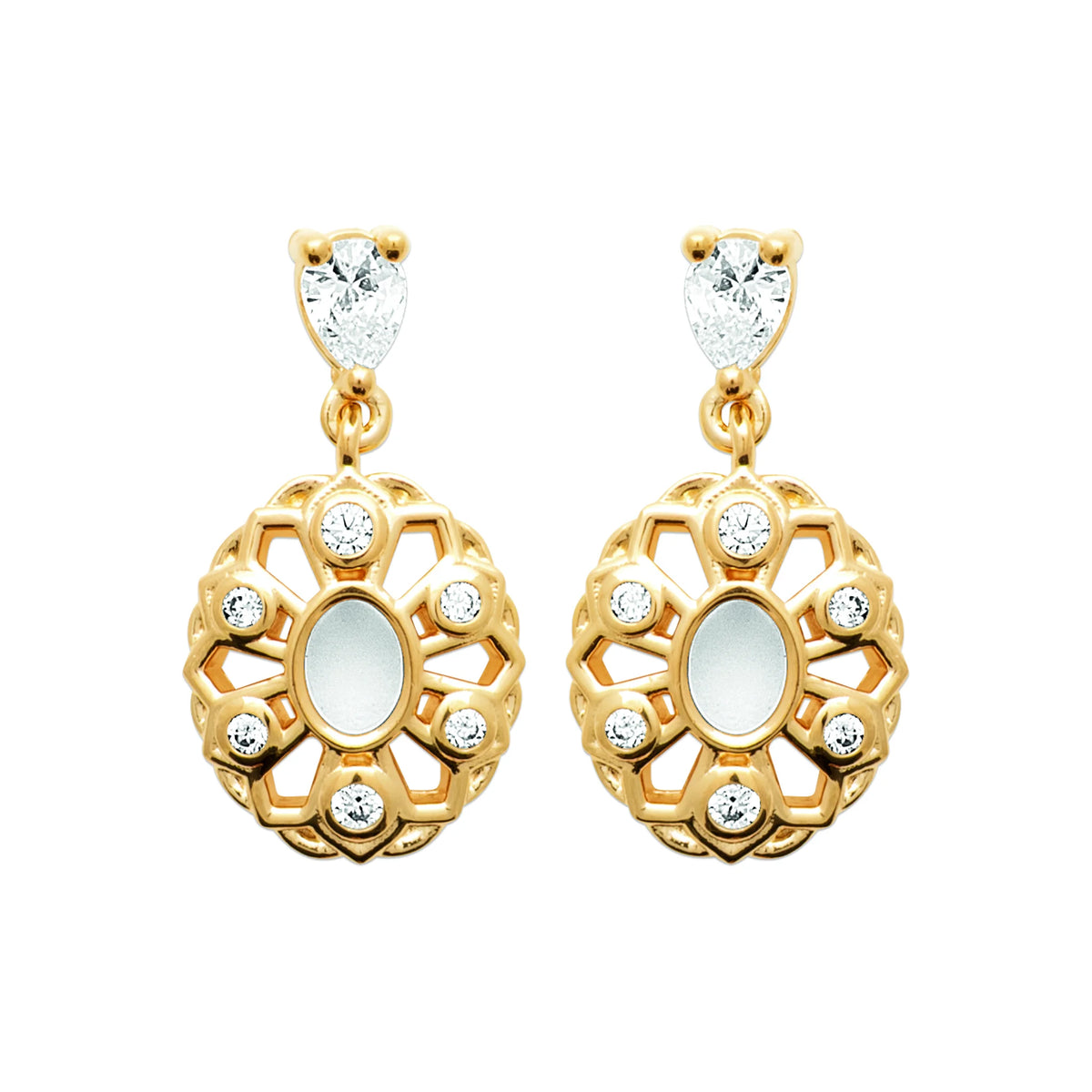 Boucles d’oreilles pendantes médaillon ajouré et pierre ovale blanche en plaqué or