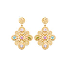 Boucles d’oreilles pendantes médaillon granité et pierres pastel en plaqué or