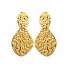 Boucles d’oreilles pendantes plaques martelées en goutte en acier PVD doré