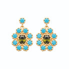 Boucles d’oreilles pendantes rosace turquoise et pierre verte en plaqué or