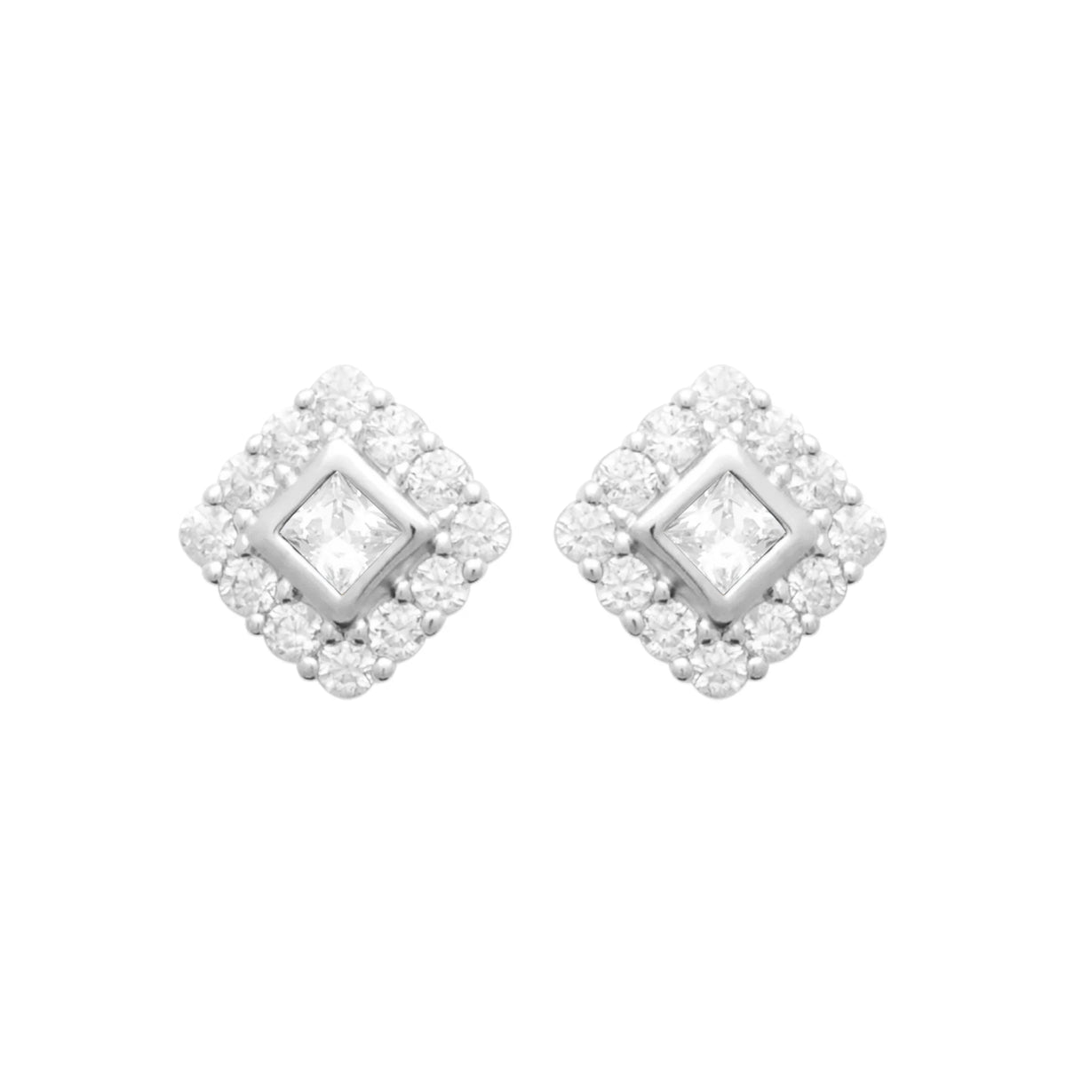 Boucles d’oreilles puces zircon carré et halo de zircons en argent 925, vue de face