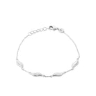 Bracelet chaîne fine à maillons ondulés striés en argent 925 rhodié