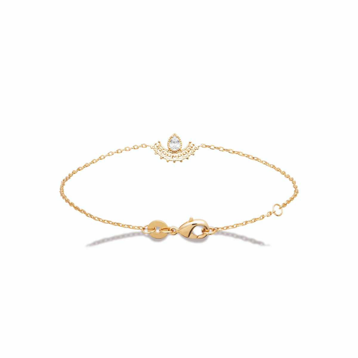 Bracelet chaîne fine demi-cercle dentelle et zircon poire en plaqué or