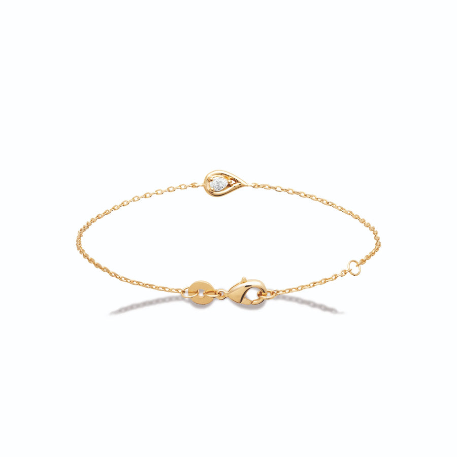 Bracelet chaîne fine goutte sertie d’un zircon en plaqué or, vue de face