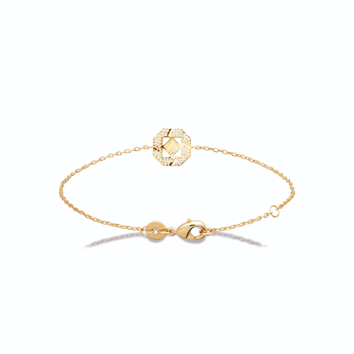 Bracelet chaîne fine médaillon octogonal pavé de zircons en plaqué or