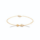 Bracelet chaîne fine motif ondulé ajouré et zircons en plaqué or