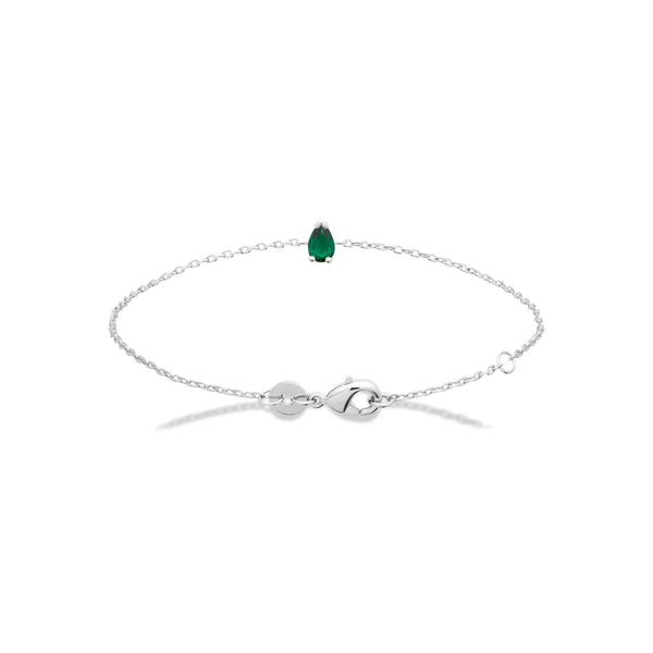 Bracelet chaîne fine et pierre verte taille poire en argent 925, vue d’ensemble sur fond blanc