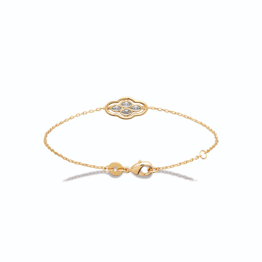 Bracelet chaîne fine quadrilobe serti de zircons navette en plaqué or, vue de face