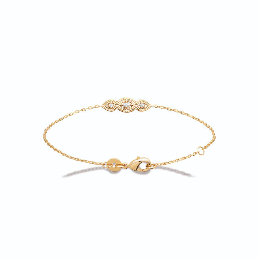 Bracelet chaîne fine trois zircons alignés en plaqué or, vue de face