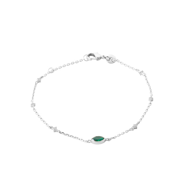 Bracelet chaîne pierre verte navette et zircons en argent 925, vue d’ensemble sur fond blanc
