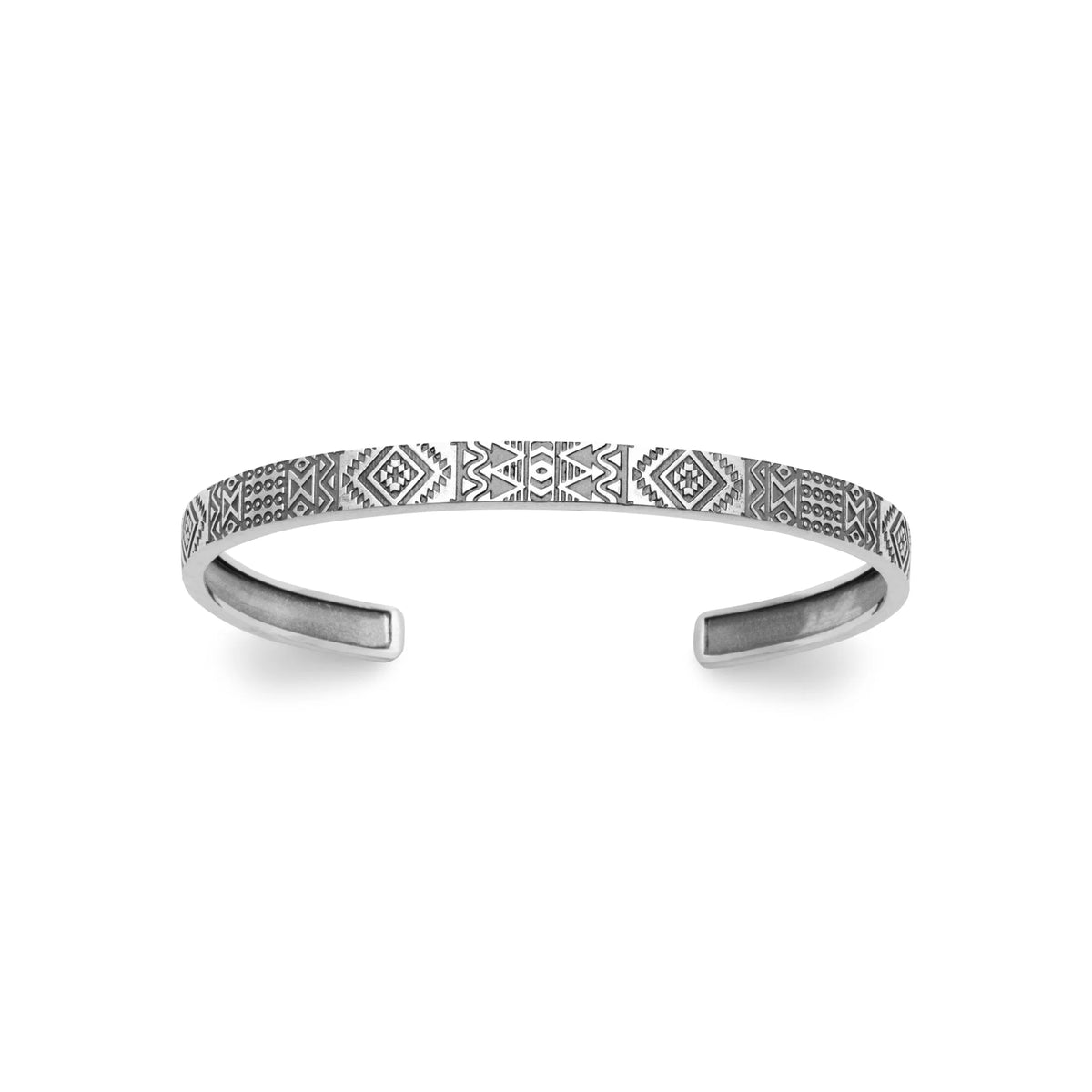 Bracelet jonc ouvert gravé de frises géométriques en argent 925 vu de profil