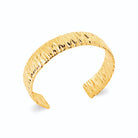 Bracelet jonc ouvert large texturé en acier PVD doré