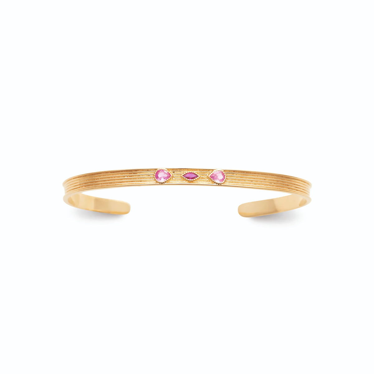 Bracelet jonc ouvert strié et trois pierres roses en plaqué or