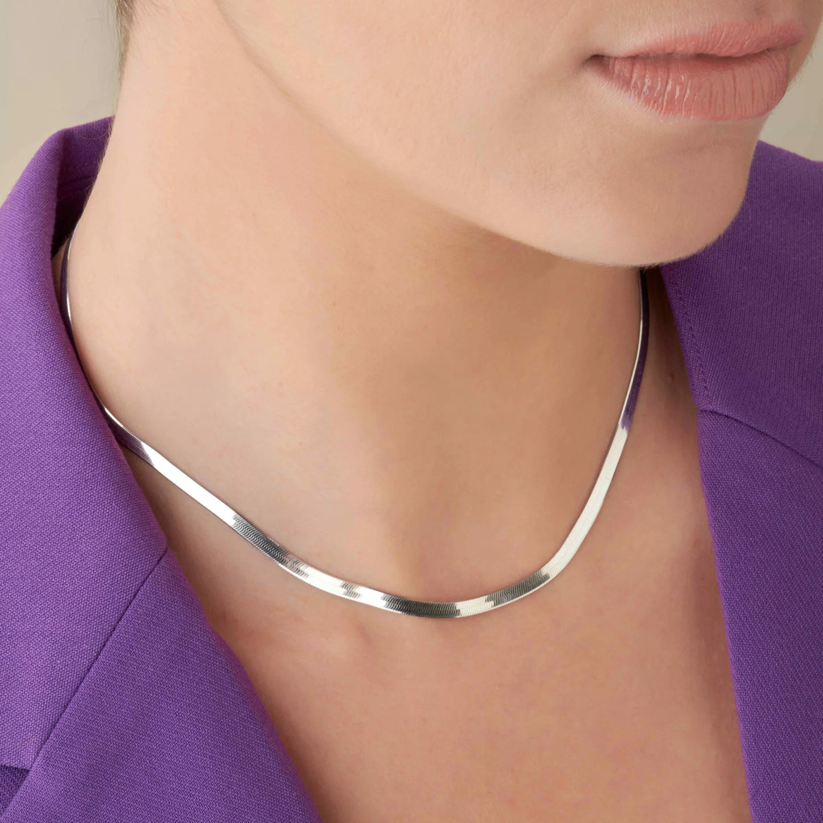 Chaîne maille miroir 3,5 mm en argent 925 rhodié, portée