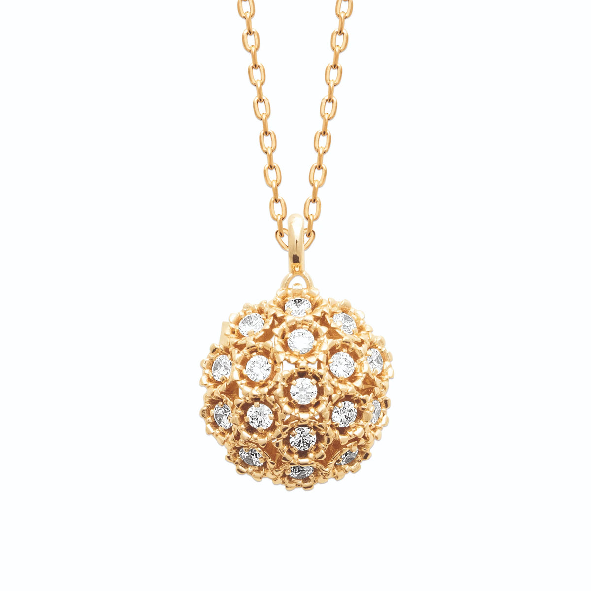 Collier boule ajourée de fleurettes et zircons en plaqué or