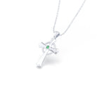 Collier Croix Celtique Éternité Or Blanc et Pierres Précieuses Emeraude Pendentif avec chaîne
