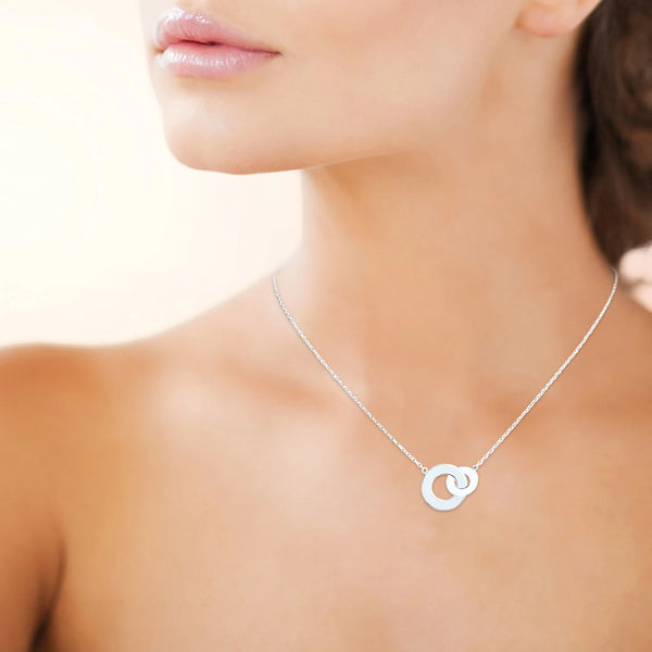 Collier deux anneaux plats entrelacés en argent 925 rhodié 45 cm, autre vue