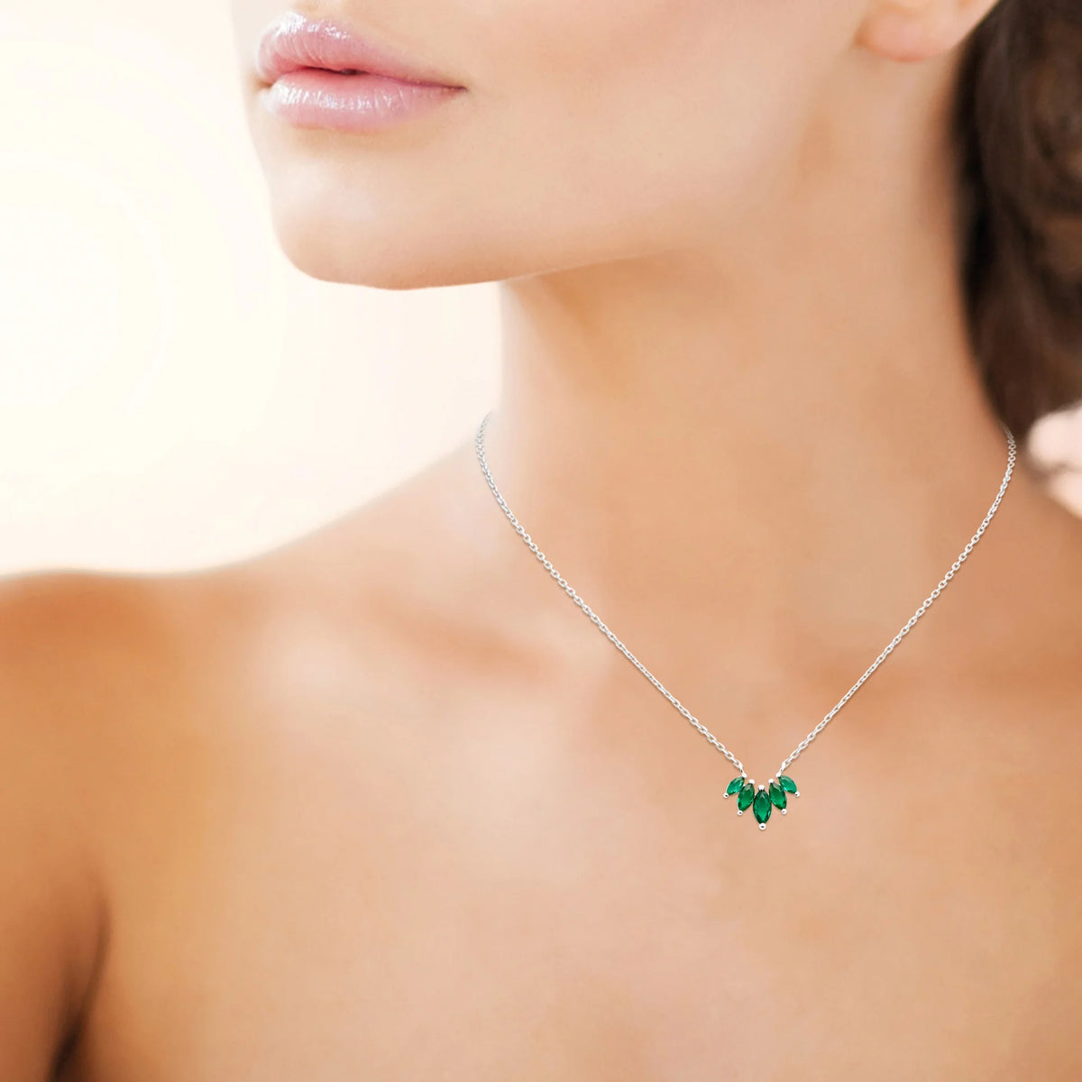 Collier éventail de navettes vertes en argent 925
