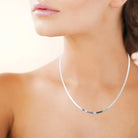 Collier maille chevron plate en argent 925 rhodié 45 cm, porté