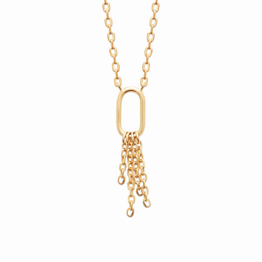 Collier maillon ovale et pompon de chaînettes en plaqué or, porté