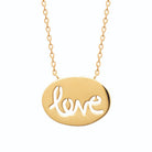 Collier médaille ovale ajourée du mot love en plaqué or