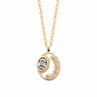 Collier médaillon croissant de lune et zircons en plaqué or