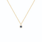 Collier pastille ronde et pierre carrée bleu nuit en plaqué or