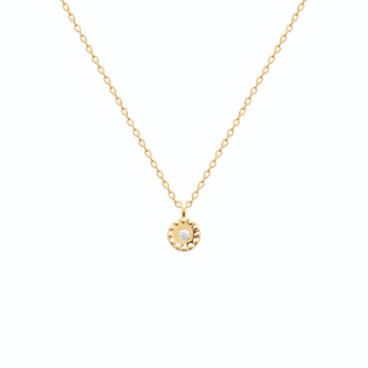 Collier petite médaille martelée à zircon central en plaqué or