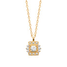 Collier plaque carrée à zircon central et entourage blanc en plaqué or