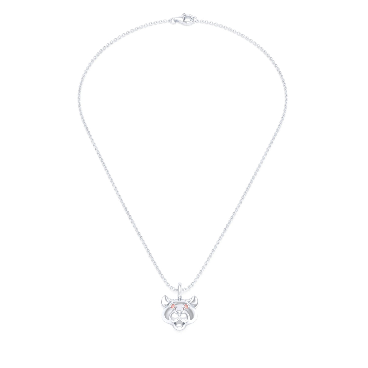Collier tête de tigre en argent rhodié aux yeux de saphirs pêche, vu de face sur sa chaîne forçat de 40 cm