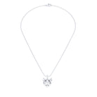 Collier tête de tigre en or blanc aux yeux de diamants noirs, vu de face sur une chaîne forçat de 40 cm