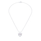 Collier tête de tigre en or blanc aux yeux de rubis, vu de face sur une chaîne forçat de 40 cm