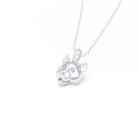 Collier tête de tigre en or blanc 18 carats, yeux en saphirs violets, vue de trois quarts