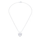 Collier tête de tigre en or blanc aux yeux de saphirs violets, vu de face sur une chaîne forçat de 40 cm