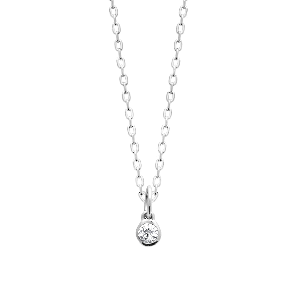 Collier en argent 925 avec petit zircon rond serti clos en pampille sur chaîne forçat fine