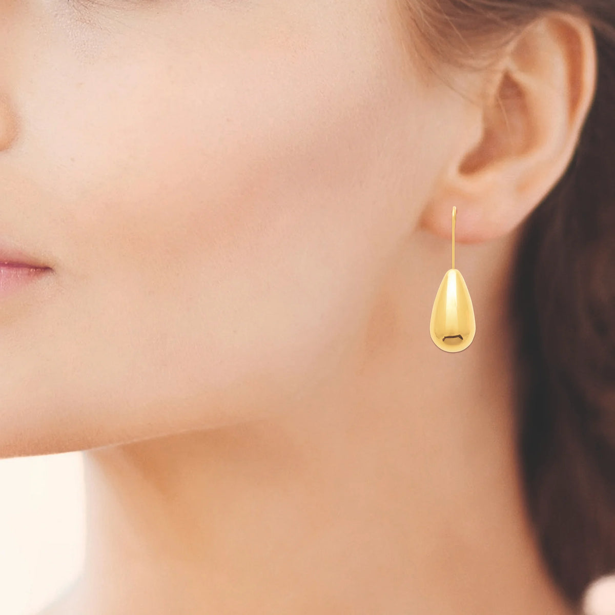Boucles d’oreilles pendantes goutte allongée en acier PVD doré