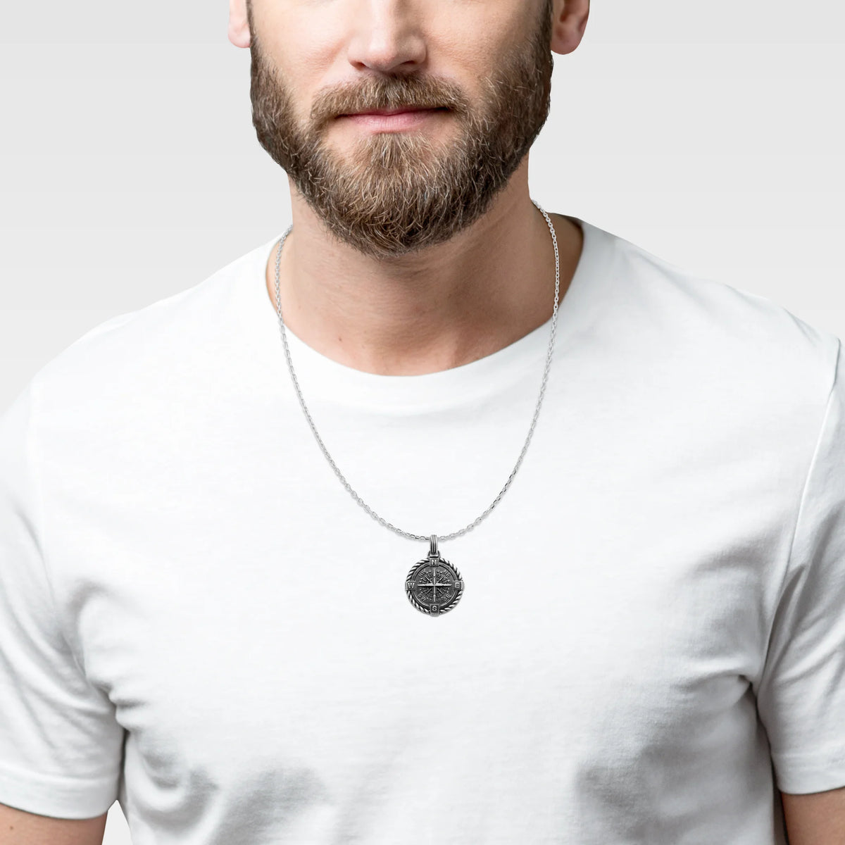 Pendentif boussole en argent 925 homme au porté