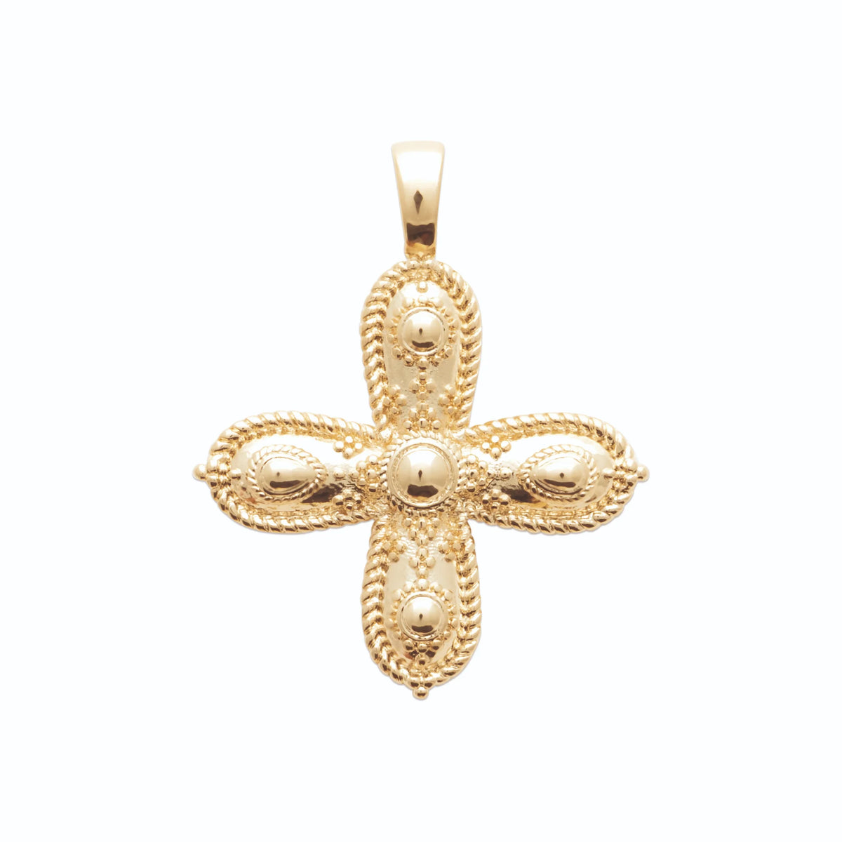 Pendentif croix pattée ornementée en plaqué or