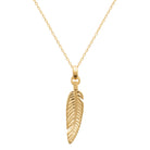Pendentif plume ciselée en plaqué or vu de profil