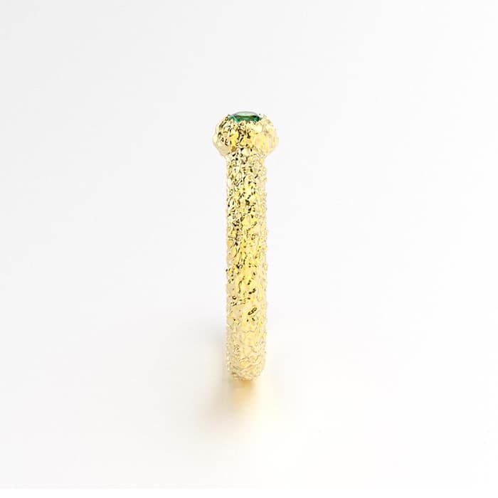 Bague de joaillerie en or jaune 18 carats, vue de détail, fabriquée à l’atelier Bajoia de Sèvres
